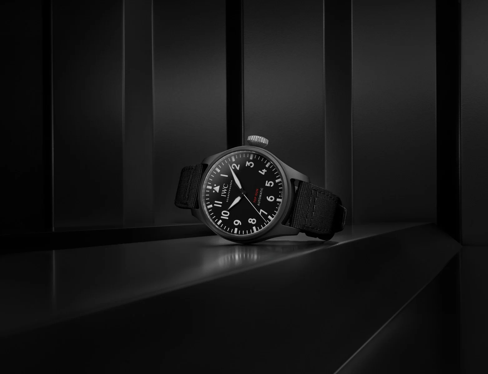 IWC Big Pilot's Watch 43 TOP GUN IW329801公式プレス画像